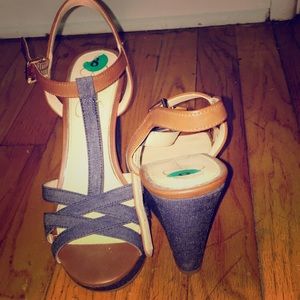 Size 8 Wedge sandals